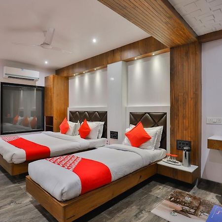 Oyo 1389 Hotel Relax Inn Súrat Exteriér fotografie