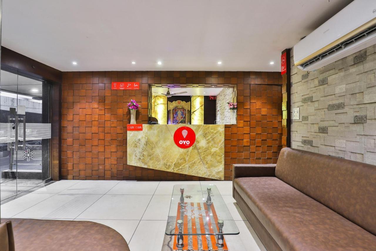 Oyo 1389 Hotel Relax Inn Súrat Exteriér fotografie